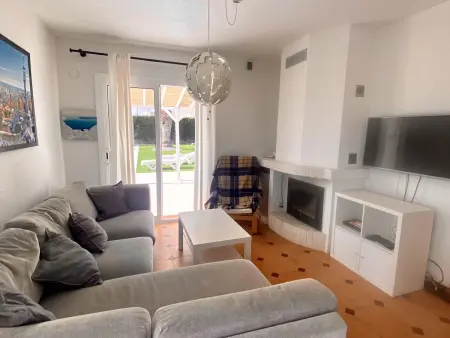 Villa avec Piscine, Proche Mer et Plages, Idéale pour Familles, Costa Dorada - Photo 8