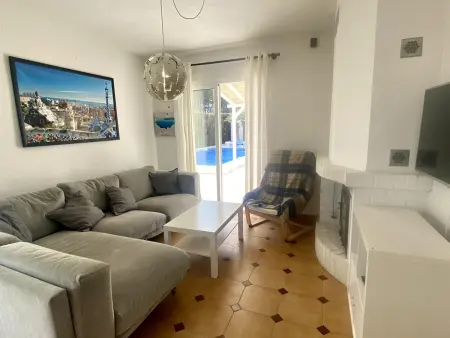 Villa avec Piscine, Proche Mer et Plages, Idéale pour Familles, Costa Dorada - Photo 9