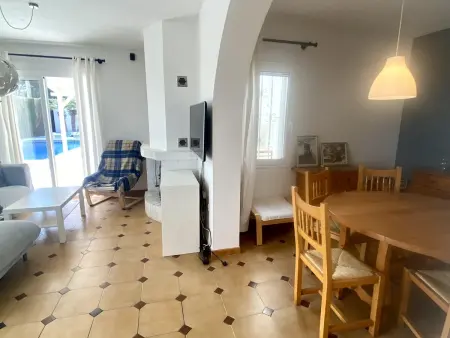 Villa avec Piscine, Proche Mer et Plages, Idéale pour Familles, Costa Dorada - Photo 11