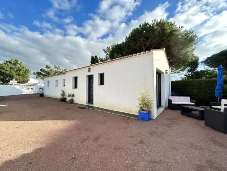Maison calme avec jardin clos, 800m plage - 2 chambres, BBQ, parking privé, Wifi - Photo 1