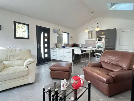 Maison calme avec jardin clos, 800m plage - 2 chambres, BBQ, parking privé, Wifi - Photo 2