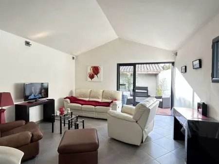 Maison calme avec jardin clos, 800m plage - 2 chambres, BBQ, parking privé, Wifi - Photo 5