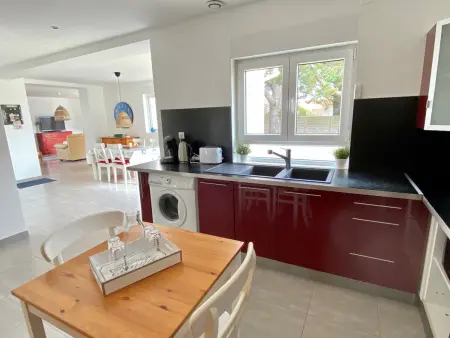 Maison Rénovée: 300m de la Mer, Terrasse, Jardin, WIFI, Animaux Ok - Photo 2