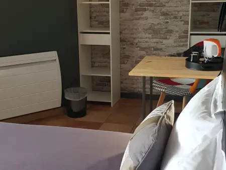 Gîte cosy près du Mans avec jardin, piscine et parking, idéal pour 4 pers. - Photo 13