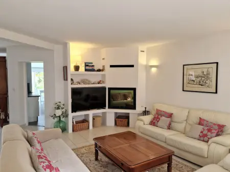 Villa avec Piscine à 15 min de La Rochelle, Proche Plages et Commerces - Photo 3