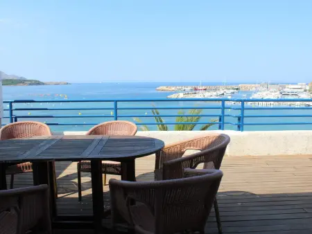 Appartement avec Terrasse et Climatisation, Proche Plage - Photo 1