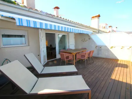 Appartement avec Terrasse et Climatisation, Proche Plage - Photo 3