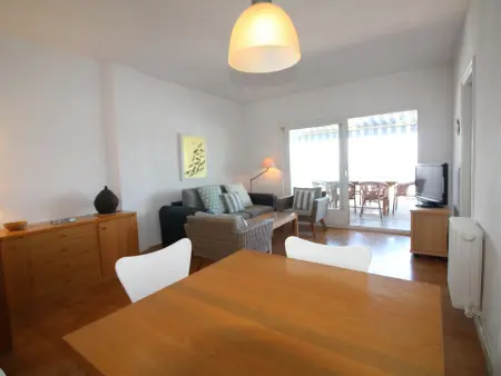 Appartement avec Terrasse et Climatisation, Proche Plage - Photo 7