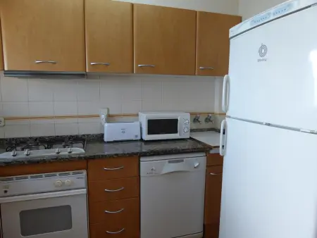 Appartement avec Terrasse et Climatisation, Proche Plage - Photo 18