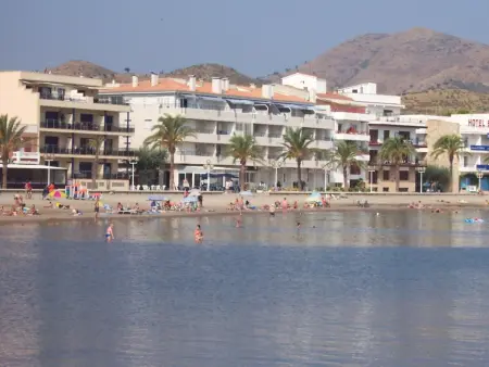 Appartement avec Terrasse et Climatisation, Proche Plage - Photo 22
