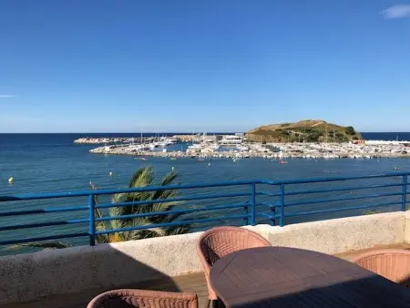 Appartement avec Terrasse et Climatisation, Proche Plage - Photo 25
