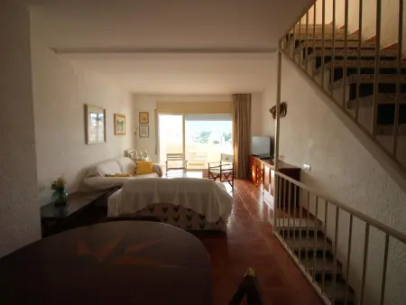Maison spacieuse avec piscine et parking à Llançà - Photo 2