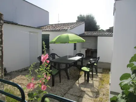 Maison calme proche centre-ville, 3 chambres, jardin, 1,2 km de la plage - Saint-Gilles-Croix-de-Vie - Photo 1