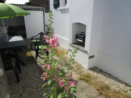Maison calme proche centre-ville, 3 chambres, jardin, 1,2 km de la plage - Saint-Gilles-Croix-de-Vie - Photo 2
