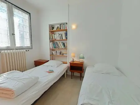 Maison calme proche centre-ville, 3 chambres, jardin, 1,2 km de la plage - Saint-Gilles-Croix-de-Vie - Photo 12