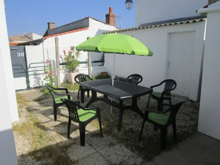 Maison calme proche centre-ville, 3 chambres, jardin, 1,2 km de la plage - Saint-Gilles-Croix-de-Vie - Photo 18