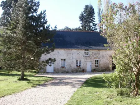 Gîte de charme dans la forêt de Chinon avec jardin clos - Photo 1