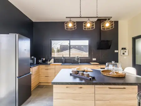 Maison lumineuse avec terrasse, jardin et équipement complet près de la voie verte - Photo 3
