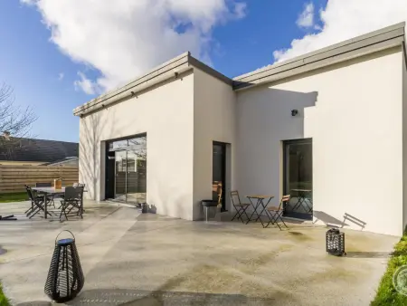 Maison lumineuse avec terrasse, jardin et équipement complet près de la voie verte - Photo 4