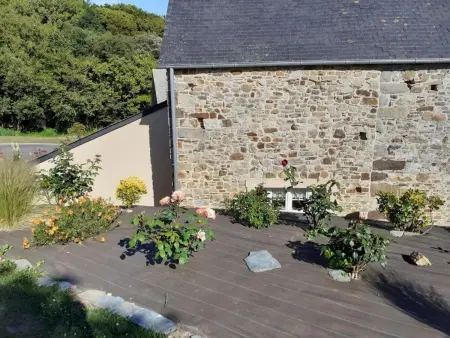 Grande maison en pierre avec jardin près de la plage - Photo 13