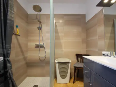 Maison en pierre avec jardin, proche plages, cheminée, 3 chambres, animaux acceptés - Photo 3
