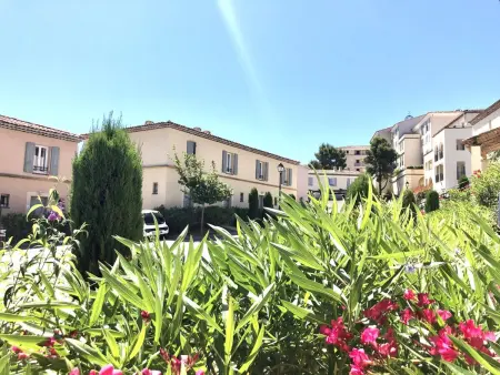Maison de Vacances en Provence avec Piscine à Pont Royal - Photo 2