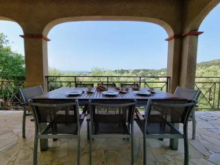 Le Jardin des Olives, Villa spacieuse avec piscine privée à Caunes - Photo 2