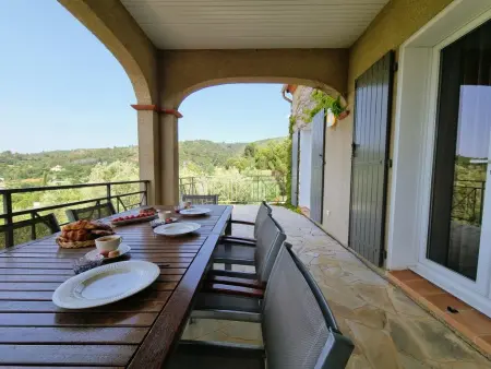 Le Jardin des Olives, Villa spacieuse avec piscine privée à Caunes - Photo 4