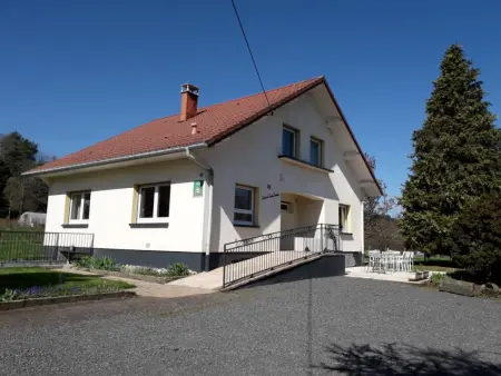 Maison spacieuse avec terrasse, près de Saint-Dié, idéale pour randonnées et proche de l'Alsace - Photo 1