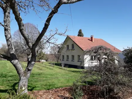 Maison spacieuse avec terrasse, près de Saint-Dié, idéale pour randonnées et proche de l'Alsace - Photo 2
