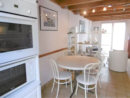Maisonnette cosy, à 200 m de la plage, avec jardin clos, parking privé et animaux acceptés - Photo 8