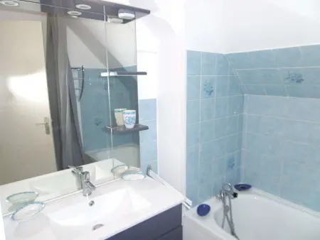 Maisonnette cosy, à 200 m de la plage, avec jardin clos, parking privé et animaux acceptés - Photo 13