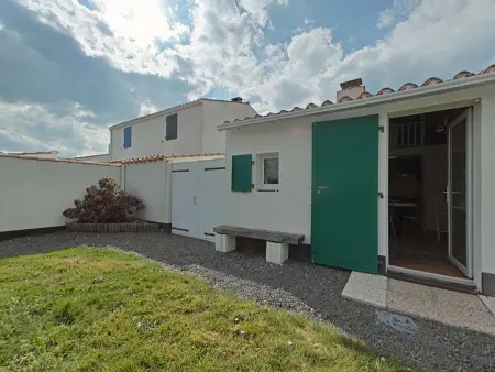 Maison familiale proche mer avec piscine, tennis, patio et parking - 6 couchages - Photo 18