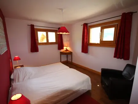 Superbe chalet 12 pers, proche pistes, sauna, animaux, parking - Photo 14