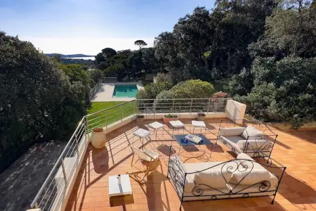 Stella Maris, Villa à Cavalaire-sur-Mer avec vue sur la mer - Photo 11