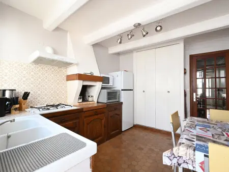 Maison de village à Ars-en-Ré avec garage, cour, salon TV, 3 chambres, balcon et équipements modernes - Photo 3