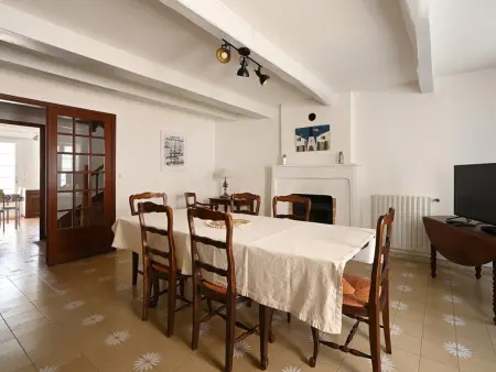 Maison de village à Ars-en-Ré avec garage, cour, salon TV, 3 chambres, balcon et équipements modernes - Photo 10