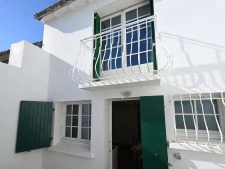 Maison de village à Ars-en-Ré avec garage, cour, salon TV, 3 chambres, balcon et équipements modernes - Photo 29