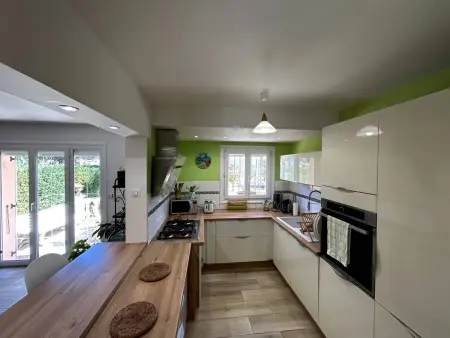 Sublime Villa Climatisée Familiale avec Extérieurs Spacieux – Quartier Calme - Photo 2