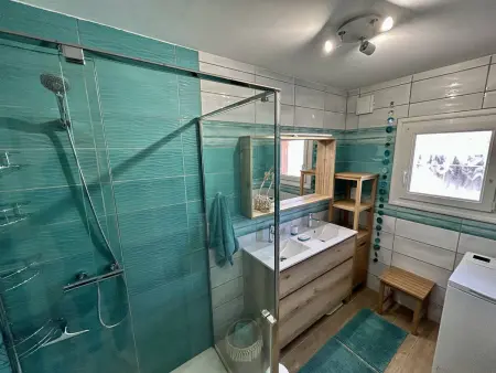 Sublime Villa Climatisée Familiale avec Extérieurs Spacieux – Quartier Calme - Photo 4