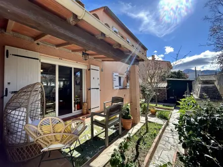 Sublime Villa Climatisée Familiale avec Extérieurs Spacieux – Quartier Calme - Photo 9