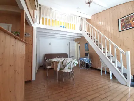 Maison moderne entre forêt et océan, avec jardin et terrasse. - Photo 3