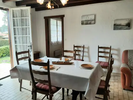 Maison spacieuse avec jardin, proche commerces et plage, 6 couchages, parking privatif - Photo 4
