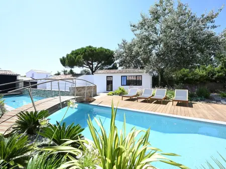 Maison spacieuse avec piscine et accès plage, Maison 10 personnes à Les Portes en Ré - Photo 1