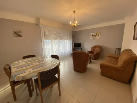 Maison de Ville à Fouras avec Jardin et Garage, Proche Plages - Photo 3