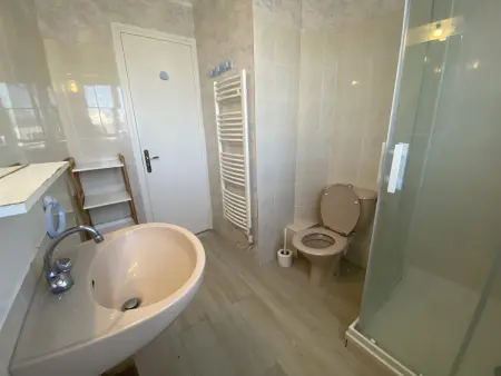 Maison de Ville à Fouras avec Jardin et Garage, Proche Plages - Photo 20