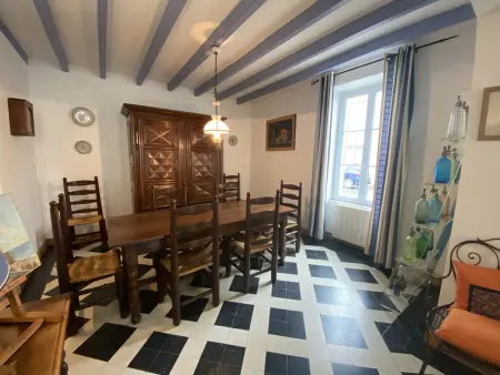Vaste Maison au Coeur de Fouras, Proche Plages et Commerces, Idéale pour Familles - Photo 4