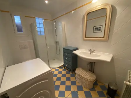 Vaste Maison au Coeur de Fouras, Proche Plages et Commerces, Idéale pour Familles - Photo 11