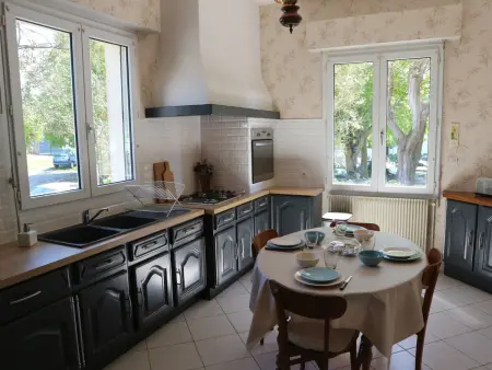 Maison Familiale à Fouras: 6 Pers, 95 m², Proche Plage et Centre, Jardin, Tout Confort - Photo 6