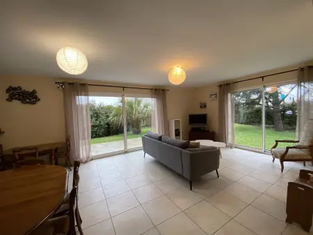 Villa Confortable à Fouras, Proche Mer, 3 Chambres, Terrasse, Jardin, WiFi - Photo 4